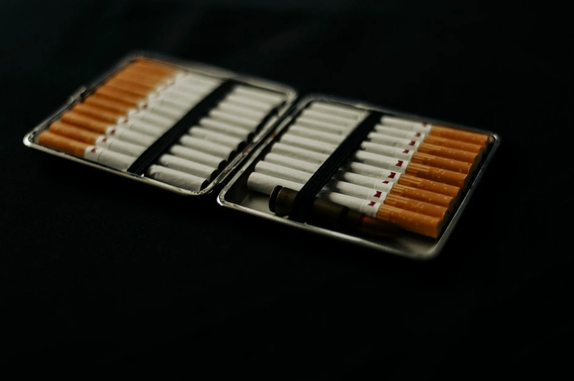 Contrabando de tabaco en España: por qué importa comprar en un estanco legal (2026)