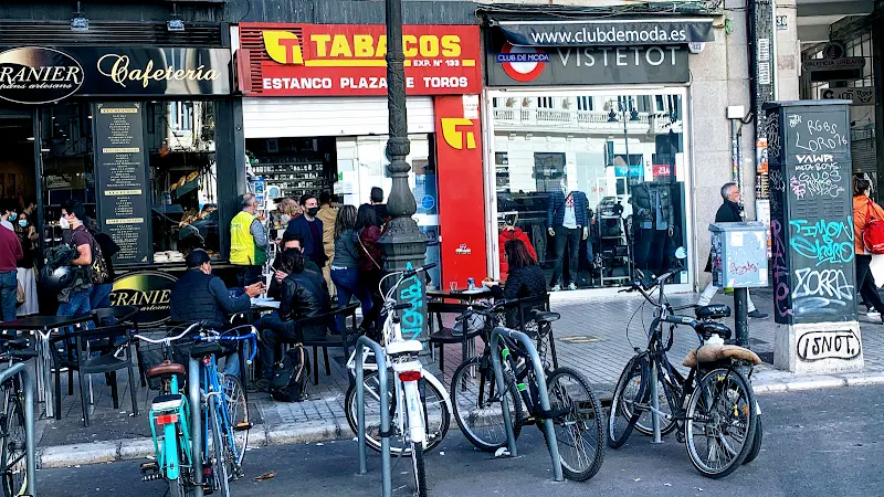 Estanco Plaza de Toros Valencia. IQOS Oficial Reseller. Exp. Tabacos 133 (Tobacco shop) - Valencia