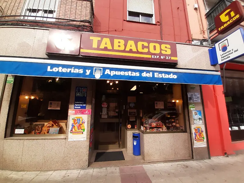 Tabacos Exp. N° 37 - Estanco en Valladolid - foto 2