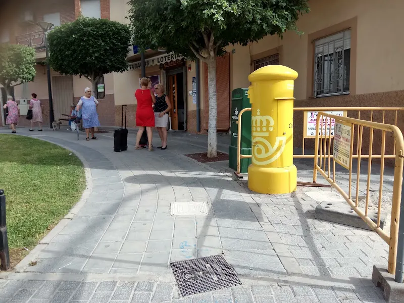 Tabacos en Paterna - foto 2