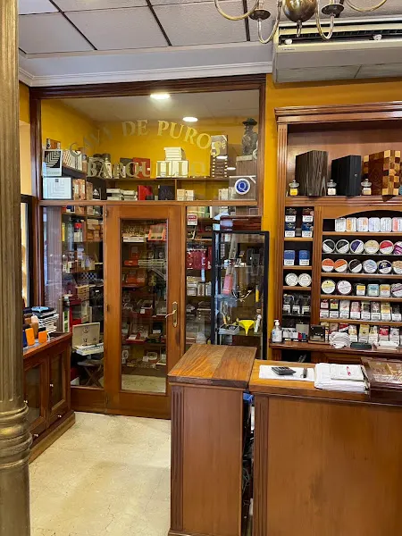 Estanco Cava de Puros Habanos Barquillo