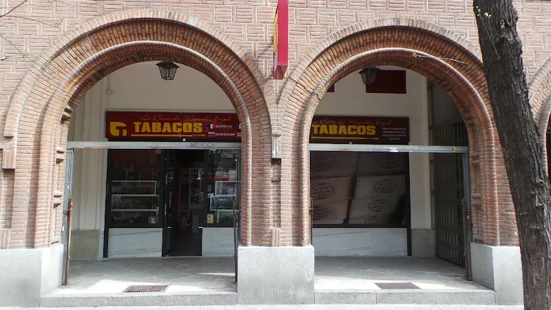 La Cava de Miguel Ángel Cigar Shop - Estanco en Madrid - foto 2
