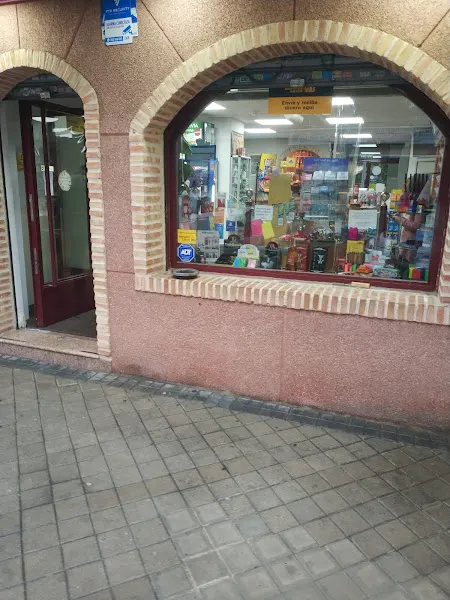 Estanco de Tabaco y Loterias Usera-Zofio - Estanco en Madrid - foto 2