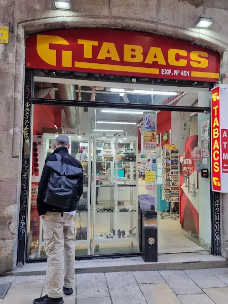 ESTANCO / IQOS OFFICIAL RESELLER / TOBACCO / NICOTINE POUCHES / DISPOSABLES VAPE / ATM - Estanco en Barcelona - foto 2