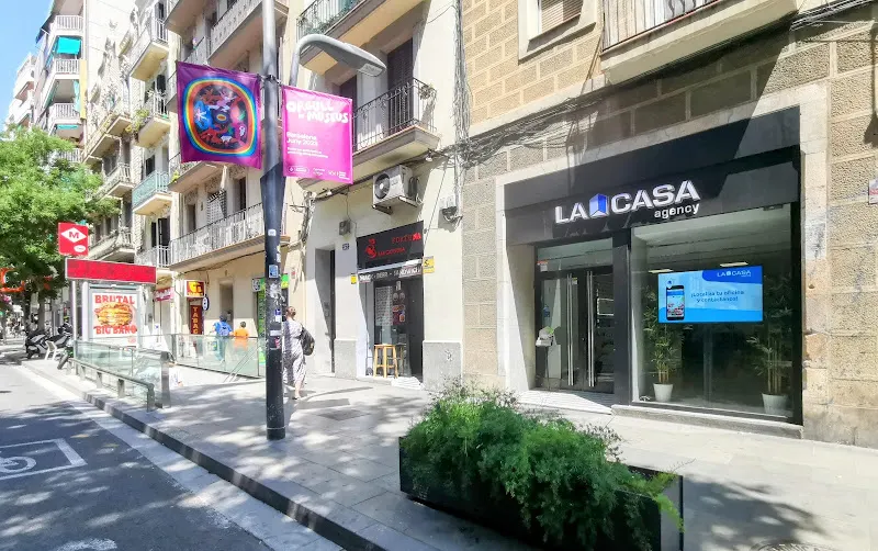 Tabacs 049 - Estanco en Barcelona - foto 2