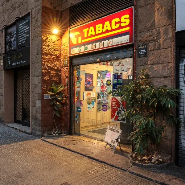 Loteries i Tabacs Londres Iqos Reseller - Estanco en Barcelona - foto 2
